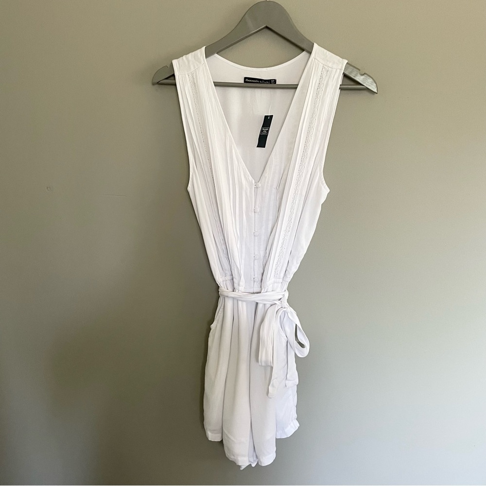 NWT Abercrombie | Button Down Romper | Pockets | Smart Casual | Size SMALL